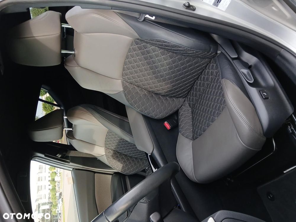 Toyota C-HR 2.0 Hybrid Executive - 40