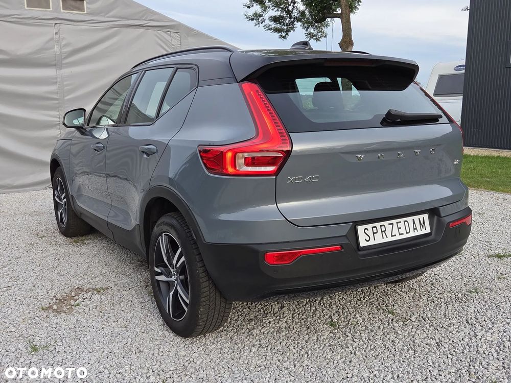 Volvo XC 40 T3 R-Design - 32