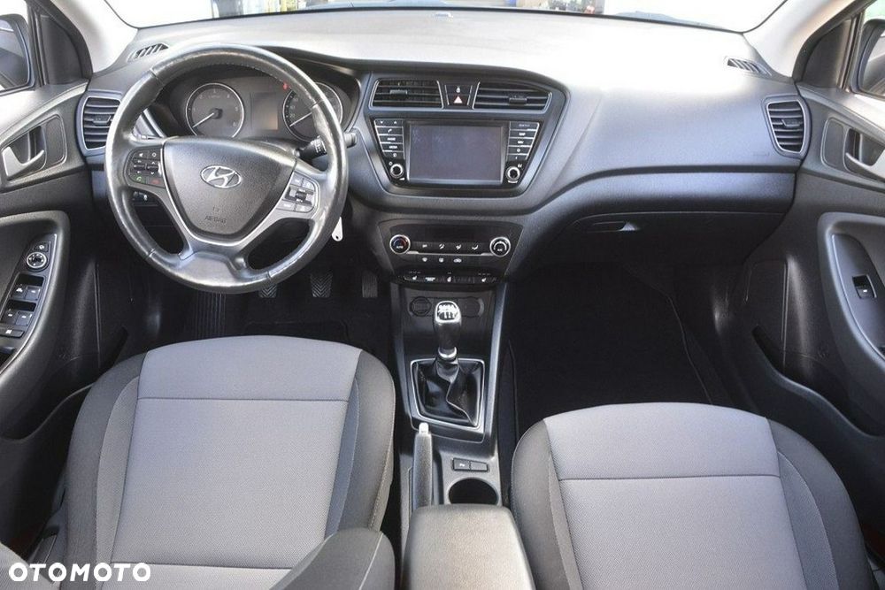 Hyundai i20 - 17