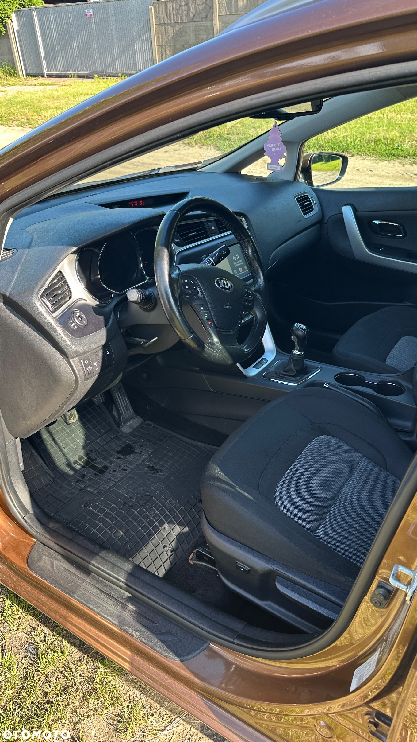 Kia Ceed - 13
