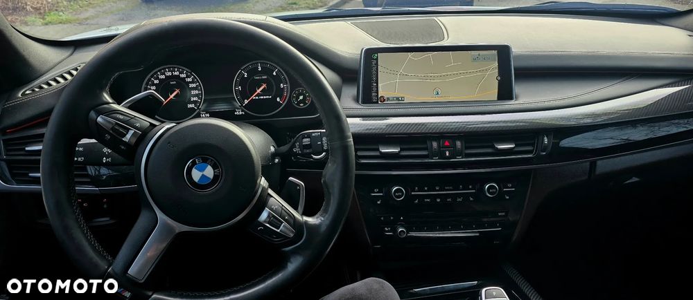 BMW X5 M M50d - 13