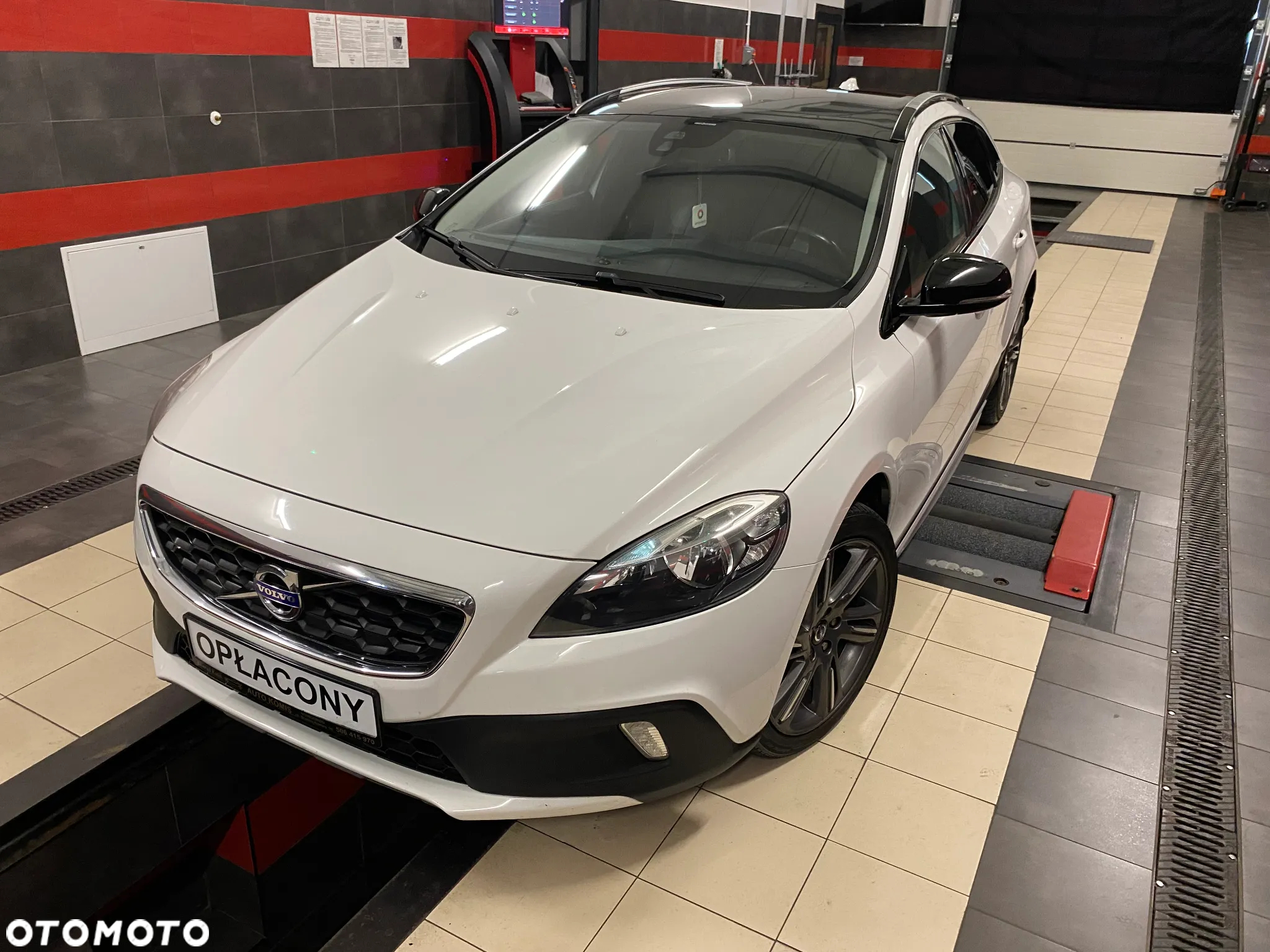 Volvo V40 Cross Country D2 Summum - 2