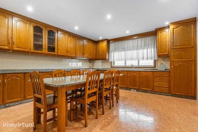 Moradia geminada T4 em Azurém - Grande imagem: 2/26