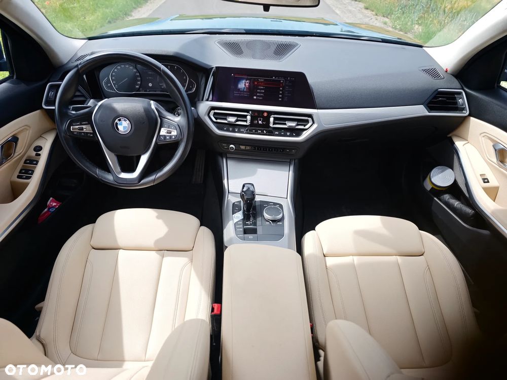 BMW Seria 3 318i - 18