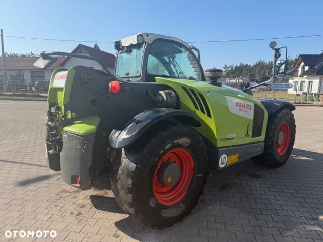 Claas SCORPION 7055 - 3