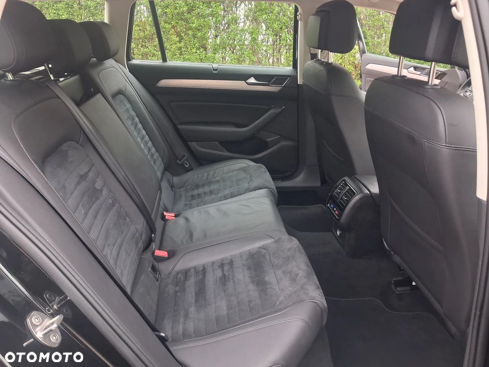 Volkswagen Passat - 17