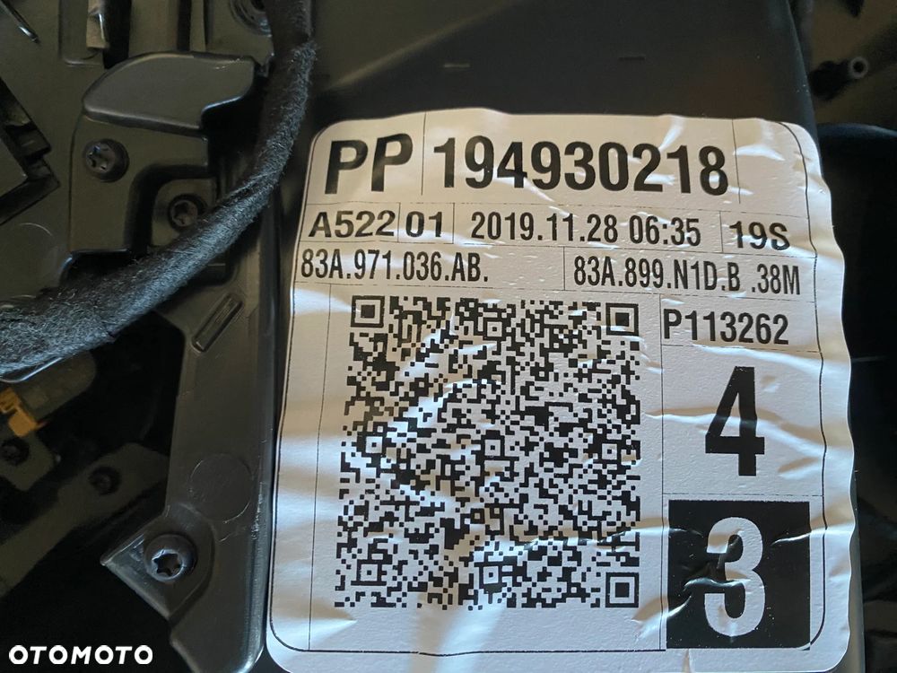 Audi Q3 83A kompletny środek Fotel fotele kanapa skóra boczki czarne 26km - 18