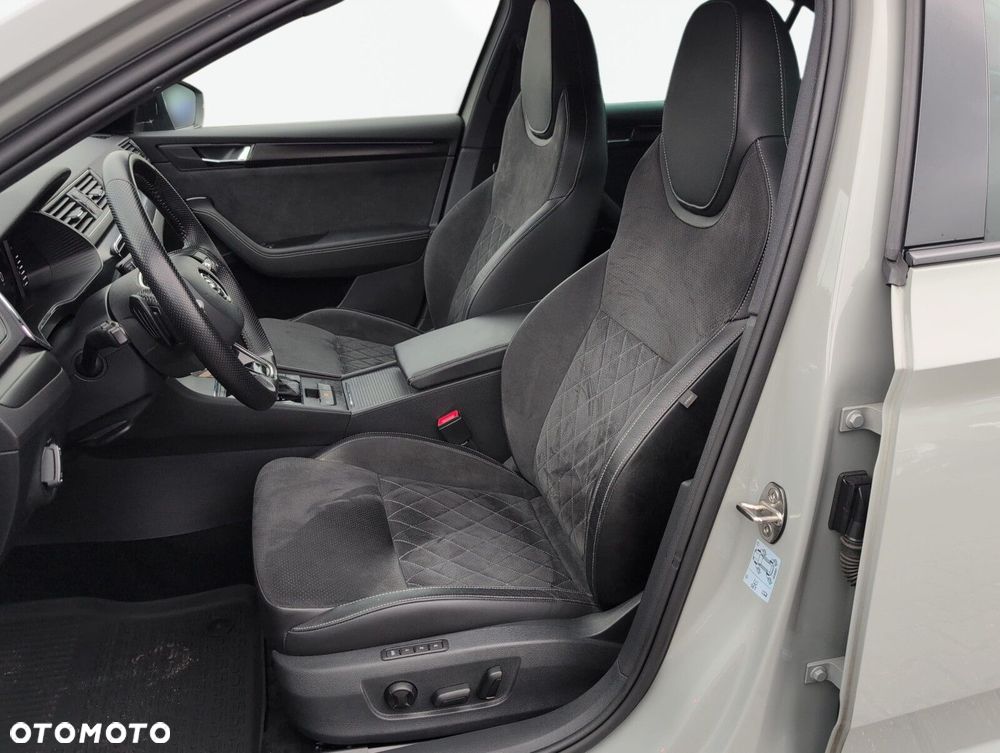 Skoda Superb 1.5 TSI Sportline DSG - 19