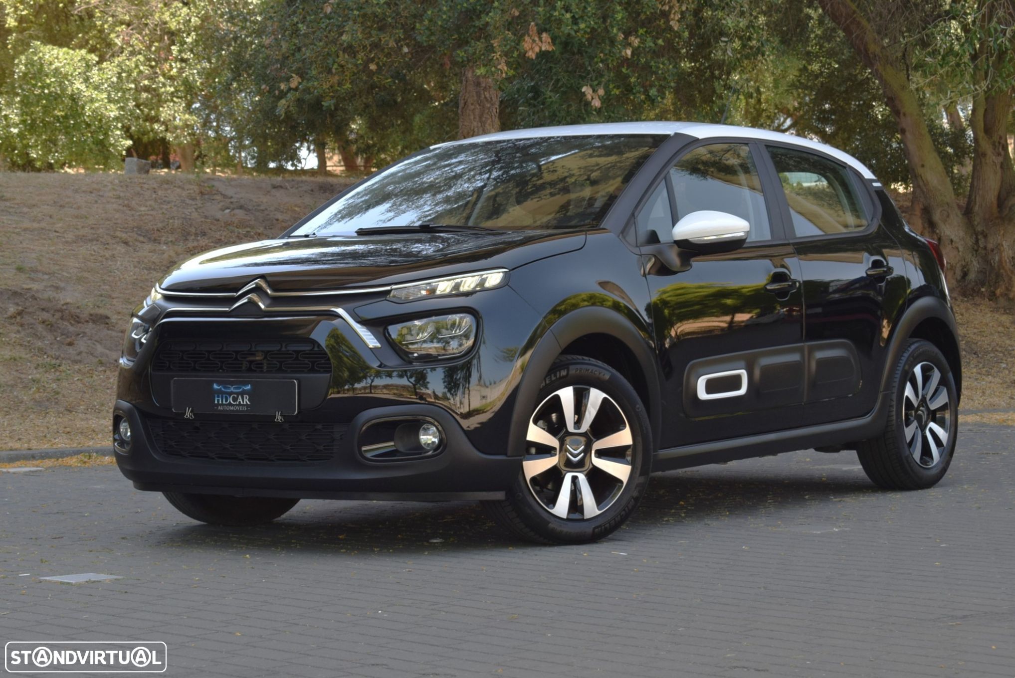 Citroën C3 1.2 PureTech Shine - 1