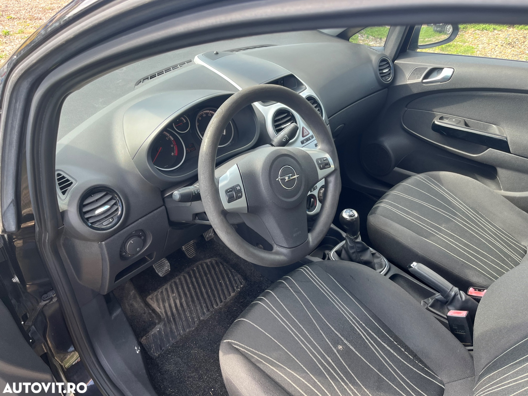 Opel Corsa 1.2i Enjoy - 17