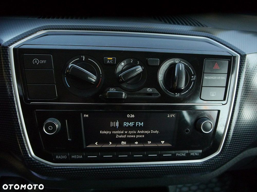 Volkswagen up! 1.0 White Style - 24