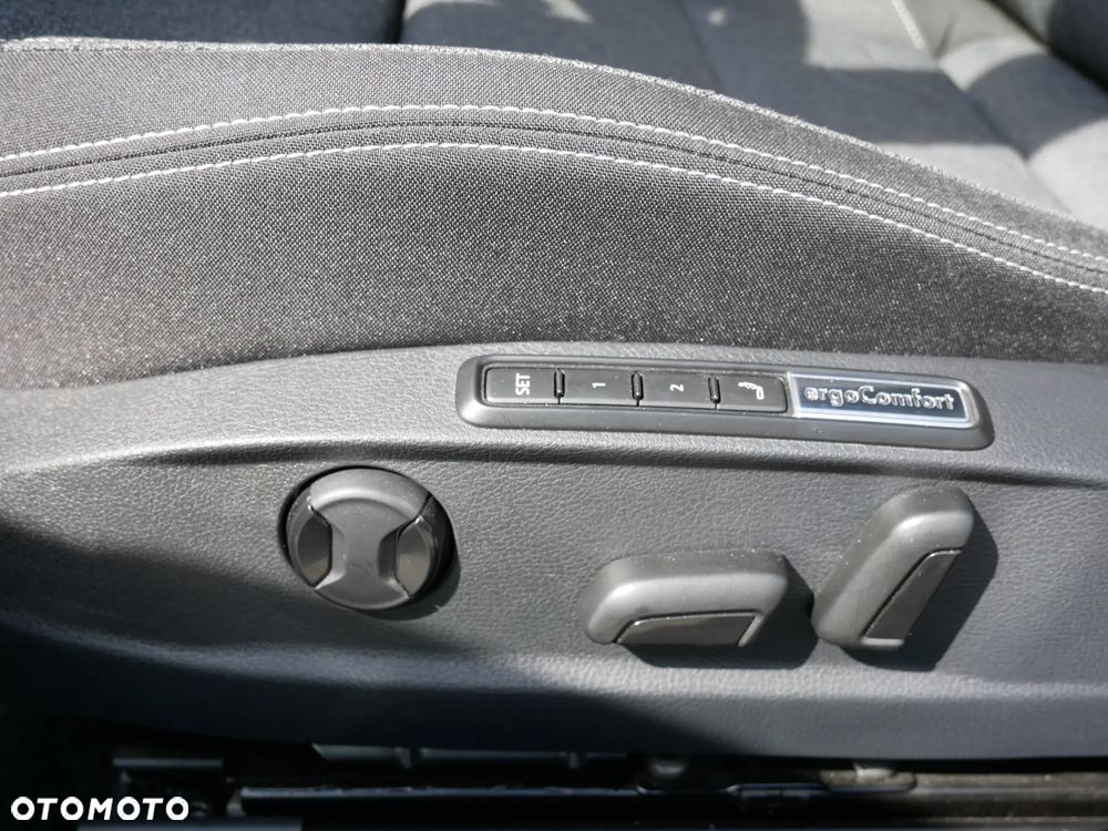 Volkswagen Passat 2.0 TDI EVO Business DSG - 12