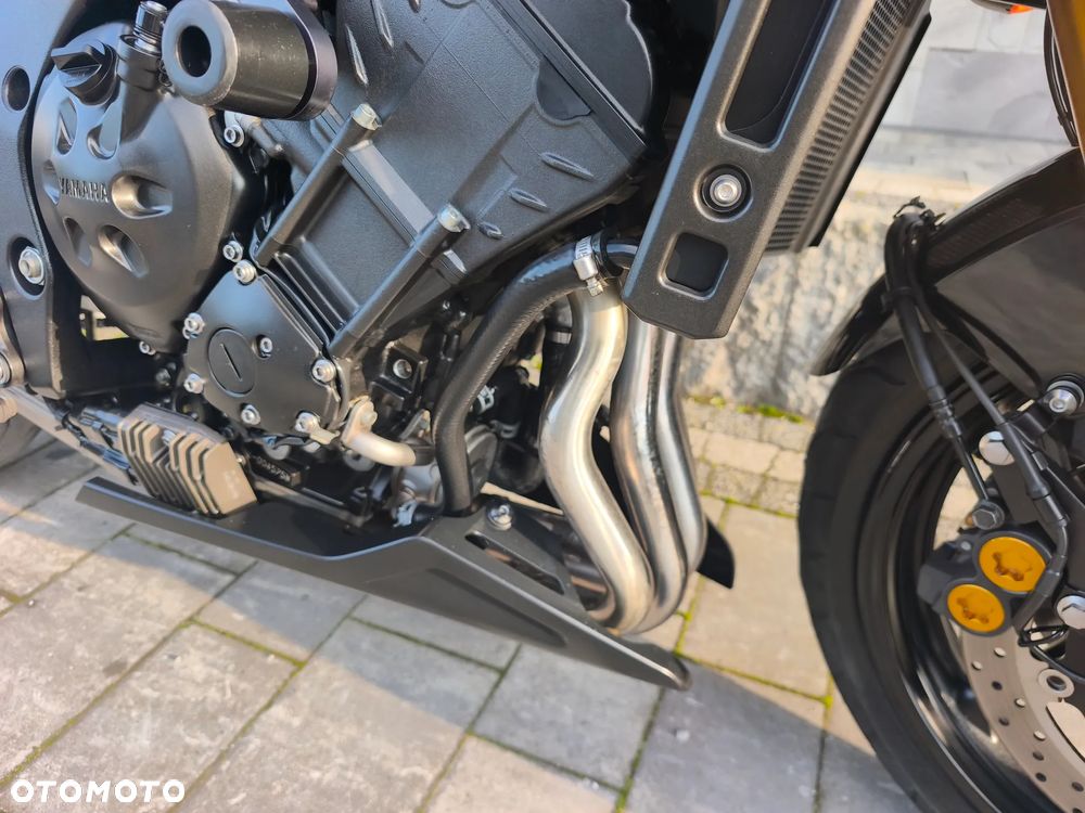 Yamaha FZ8 - 12