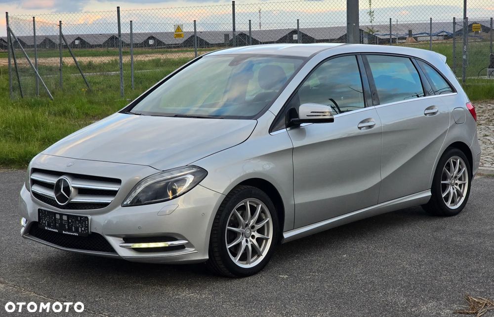 Mercedes-Benz Klasa B 180 BlueEFFICIENCY Edition Style - 1