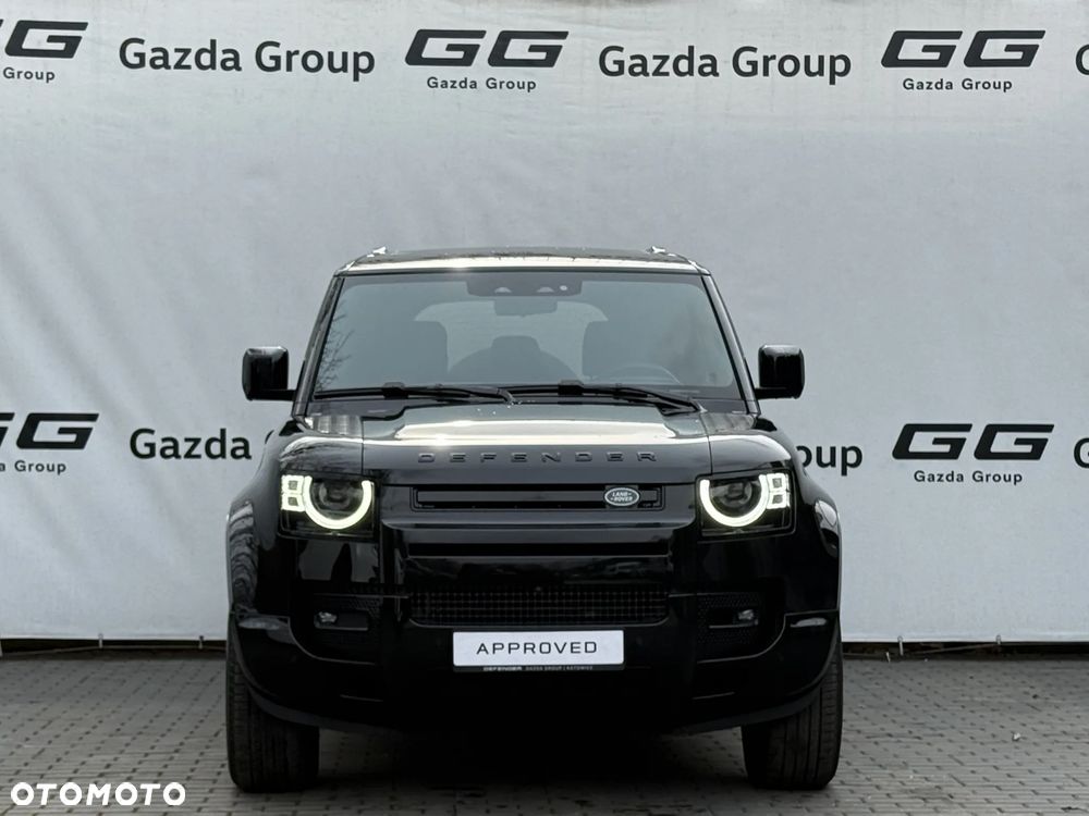Land Rover Defender 110 D300 X-Dynamic HSE - 4