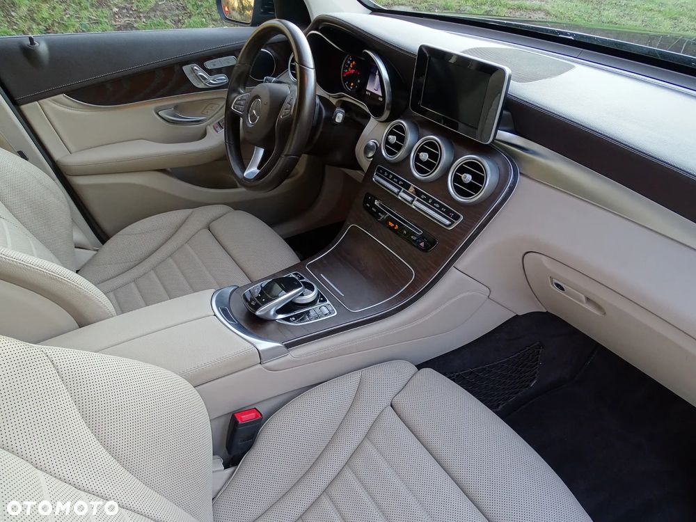 Mercedes-Benz GLC 220 d 4Matic 9G-TRONIC Exclusive - 18
