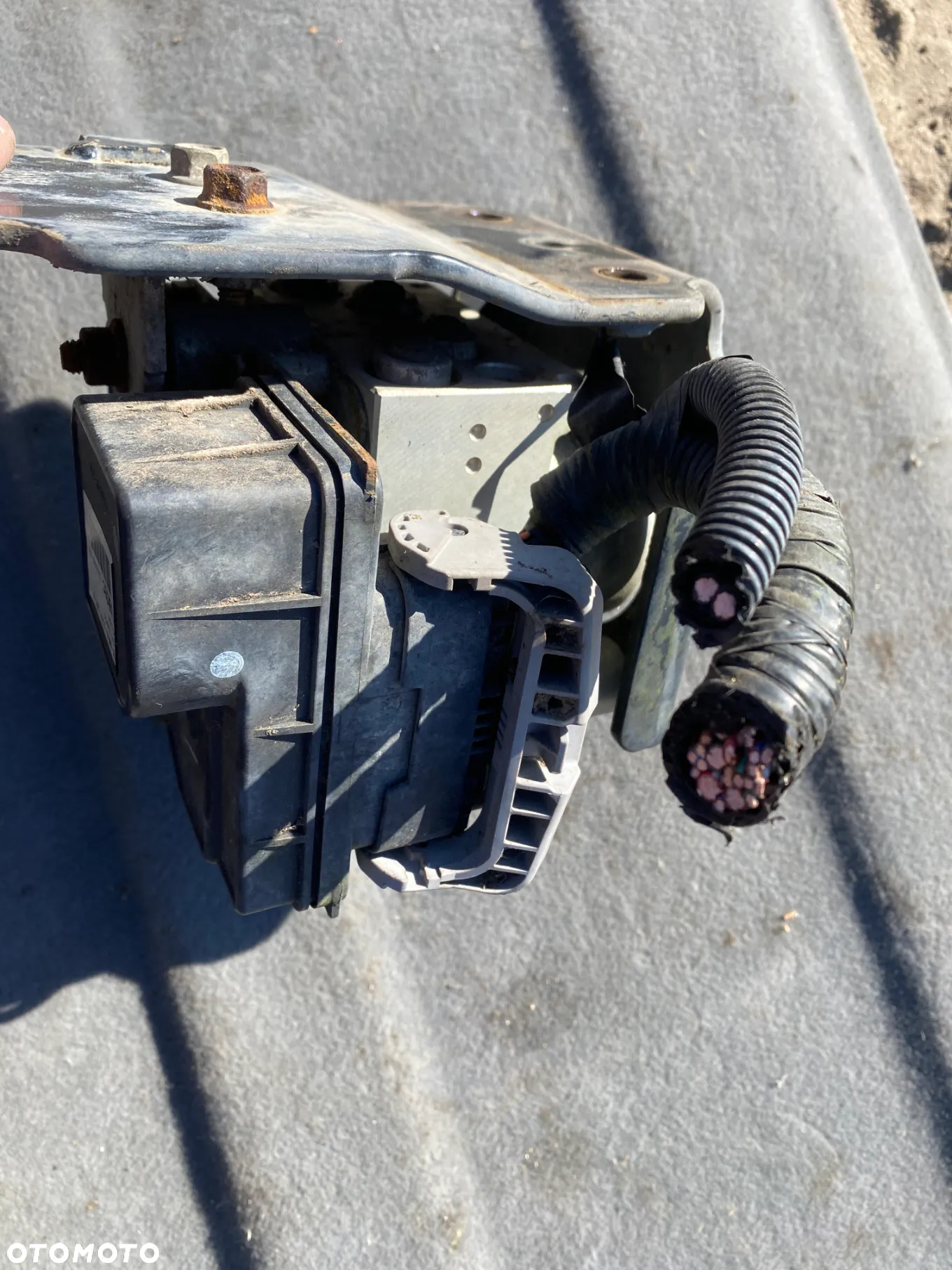 POMPA ABS STEROWNIK MITSUBISHI CANTER FUSO 4380864 - 9