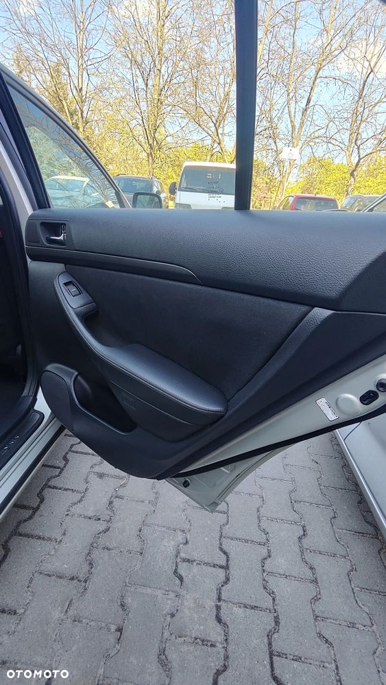 Toyota Avensis 1.8 VVT-i Sol - 13