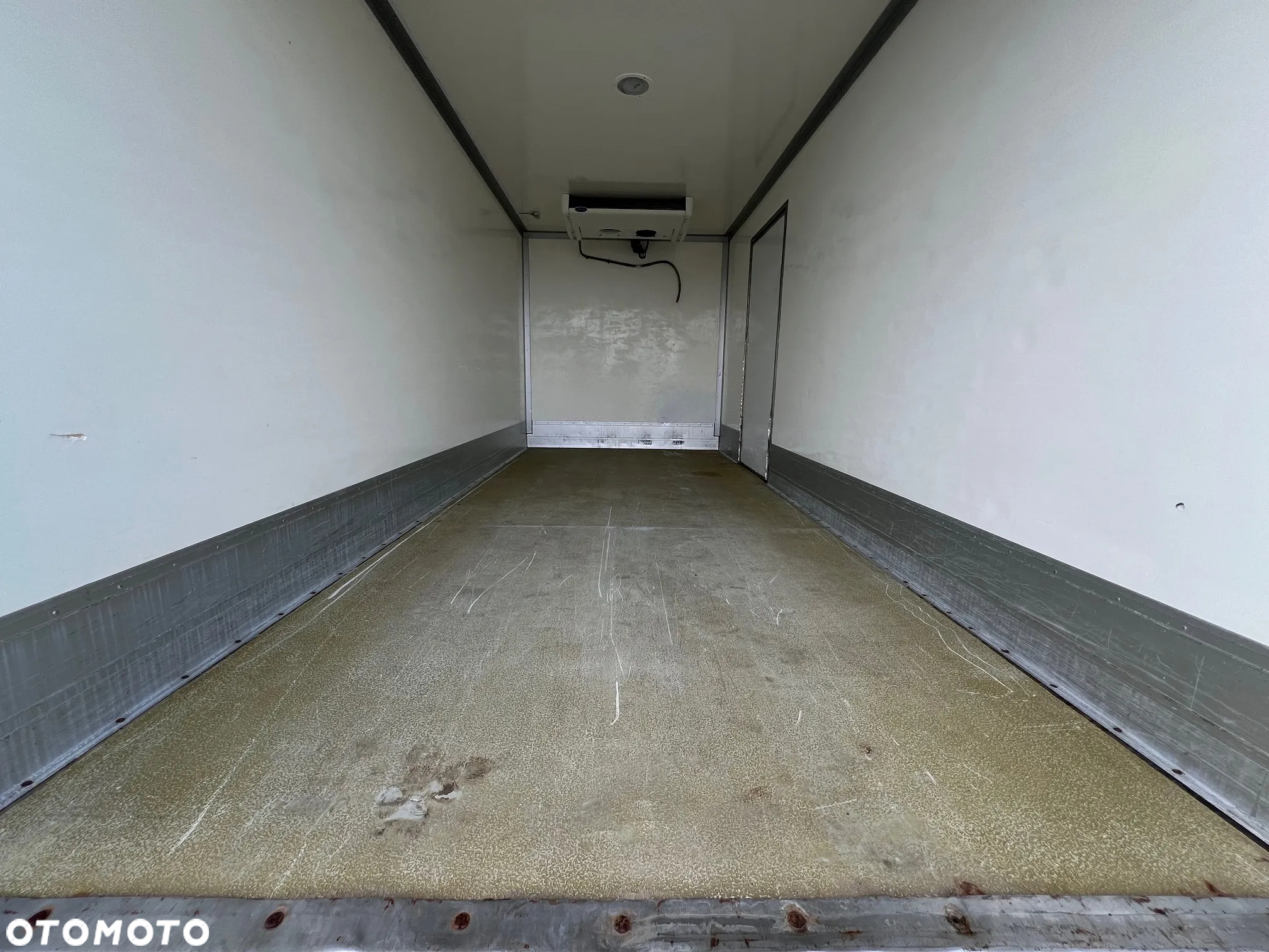 Iveco Daily 50C18 Bliźniaki Kontener Chłodnia/Mroźnia 10ep + 3x Drzwi Salon PL, Jeden Właściciel - 16