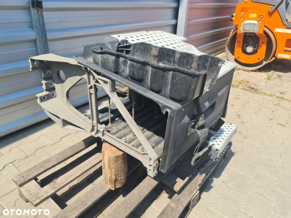 Skrzynka na akumulatory RENAULT RANGE T - 2