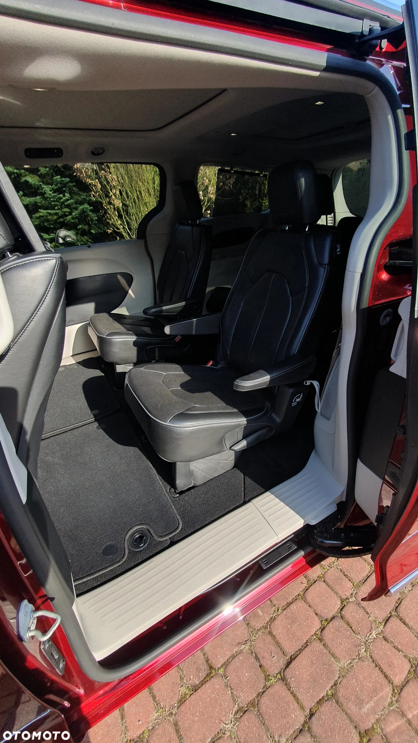 Chrysler Pacifica - 19