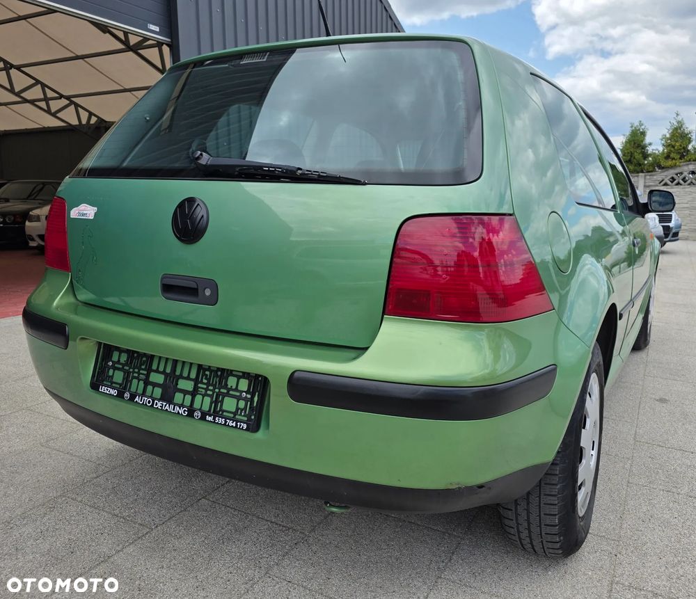 Volkswagen Golf - 6