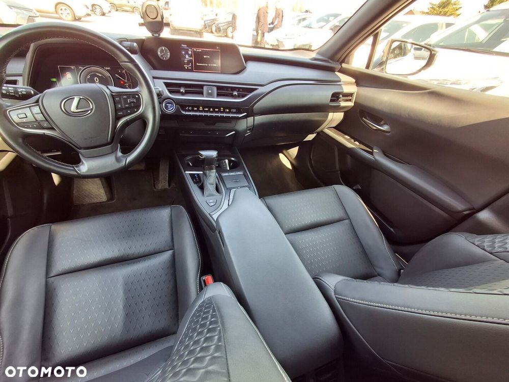 Lexus UX - 17