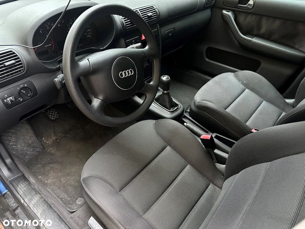 Audi A3 Sportback 1.8 Attraction - 6