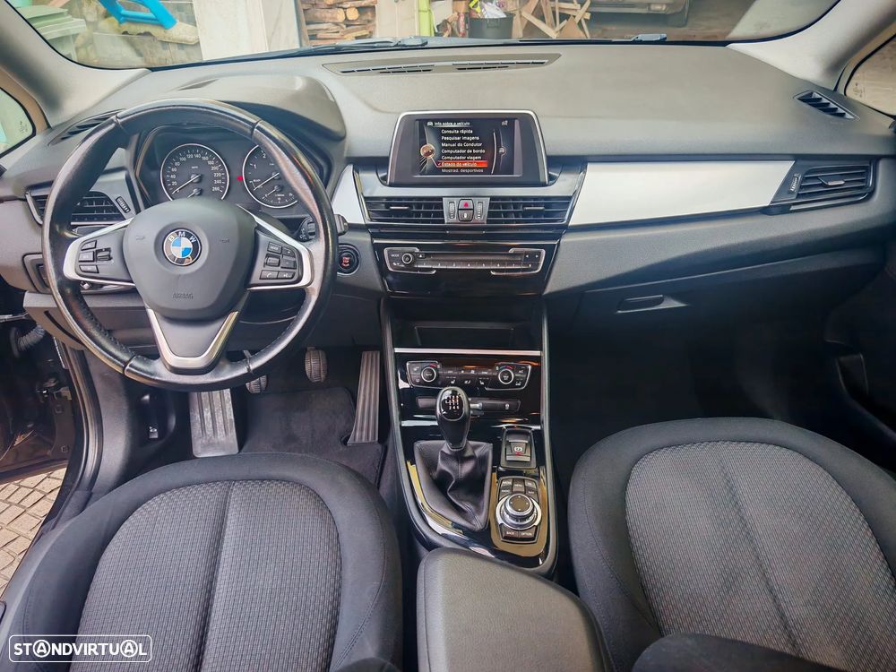 BMW 216 Gran Tourer d - 12
