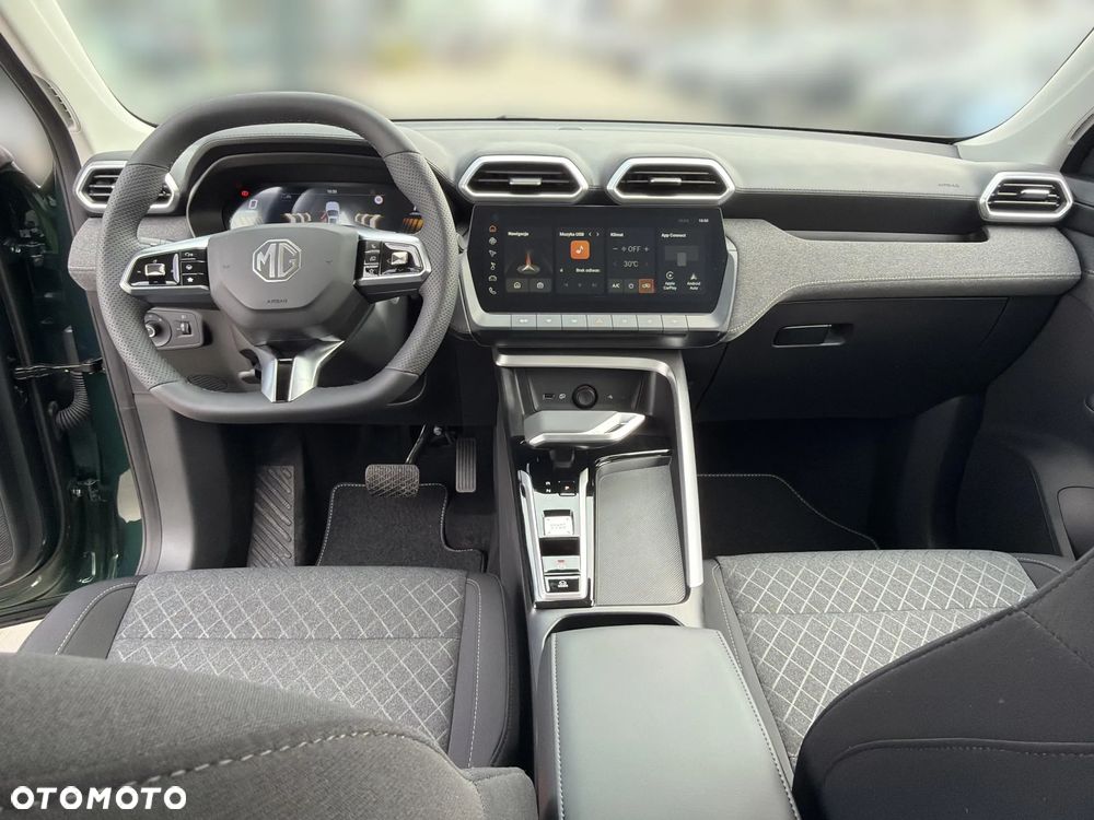 MG ZS Hybrid+ - 20