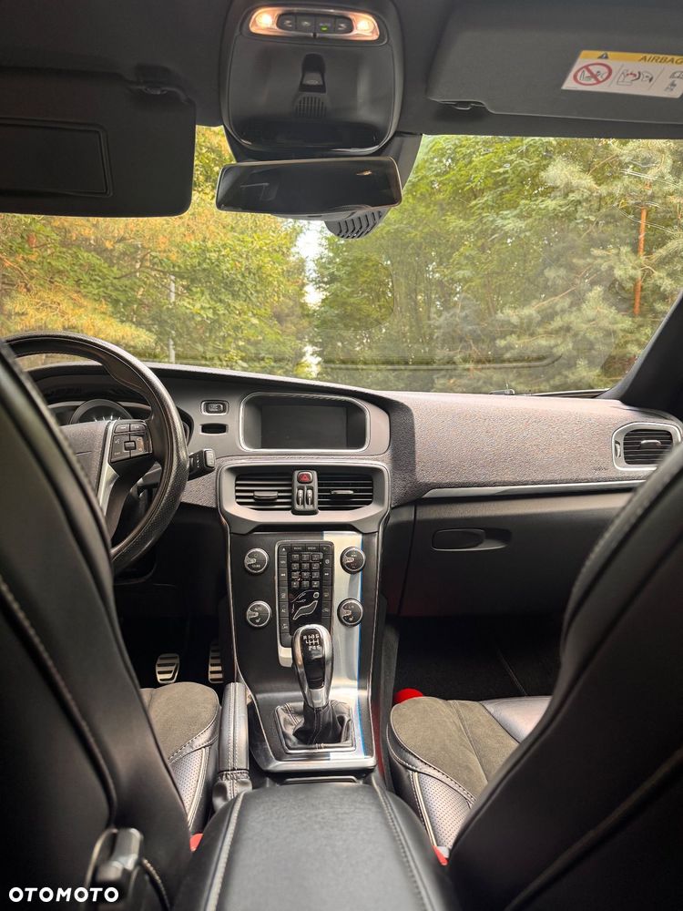 Volvo V40 T2 R-Design Momentum - 6