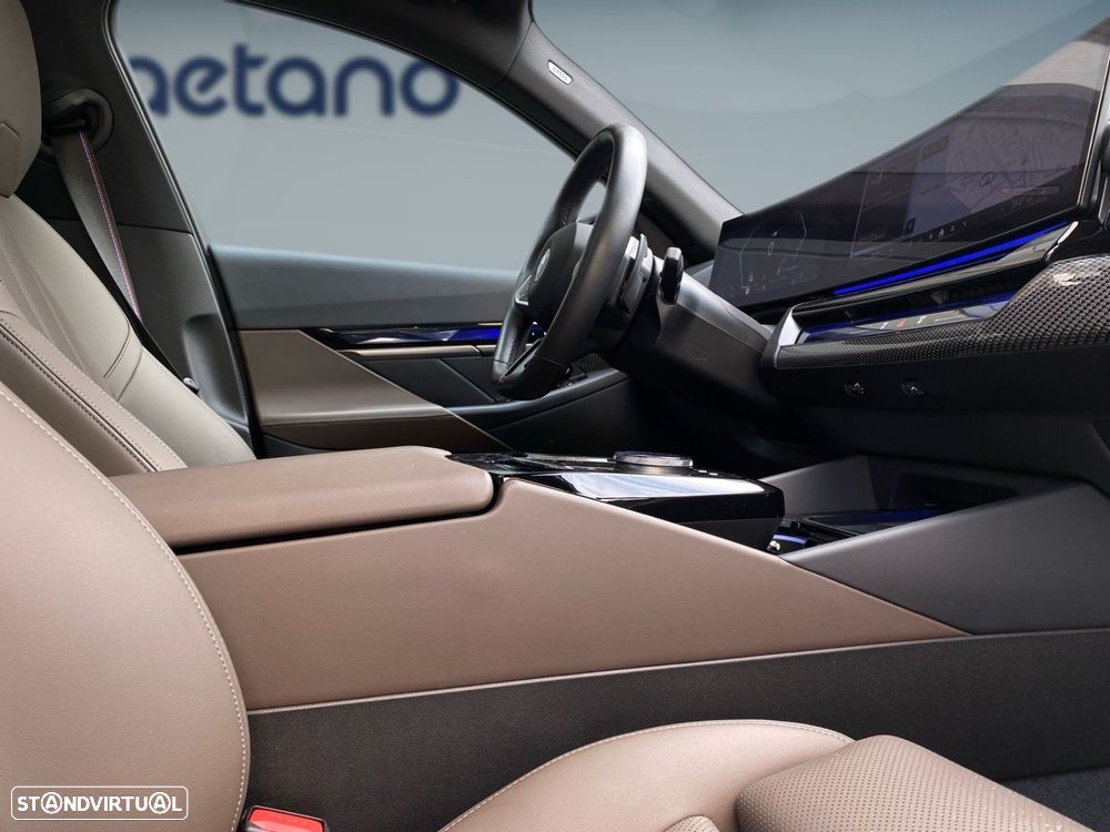 BMW 520 d Pack Desportivo M Pro - 18