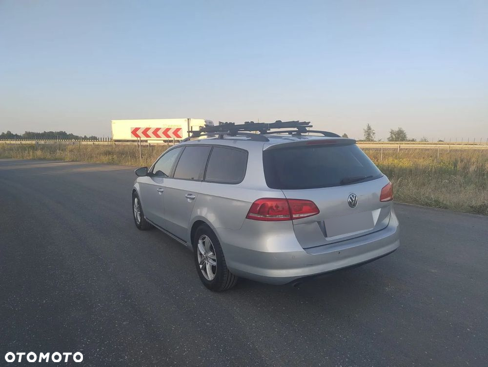 Volkswagen Passat 1.6 TDI Comfortline - 3