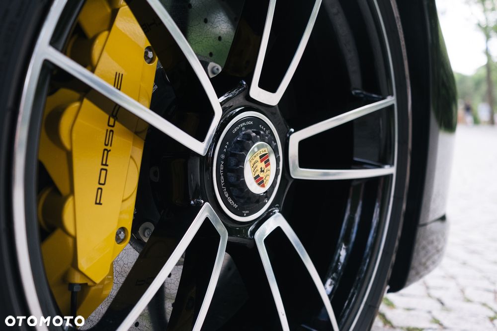 Porsche 911 Turbo S - 22