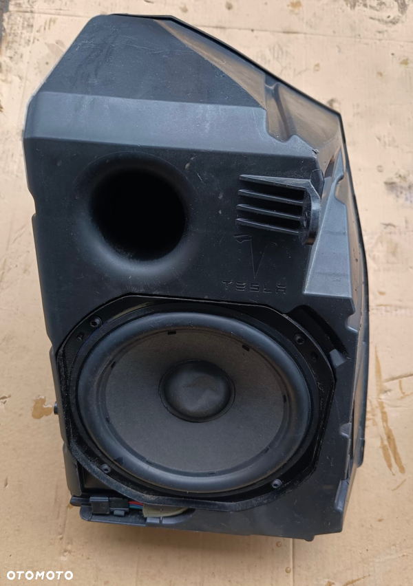 GŁOŚNIK SUBWOOFER TESLA MODEL 3 1079746-00-B.