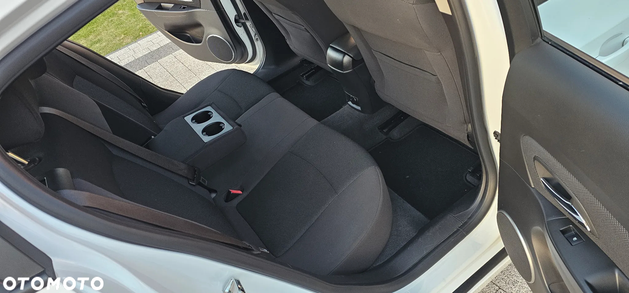 Chevrolet Cruze 1.6 LS+ - 35