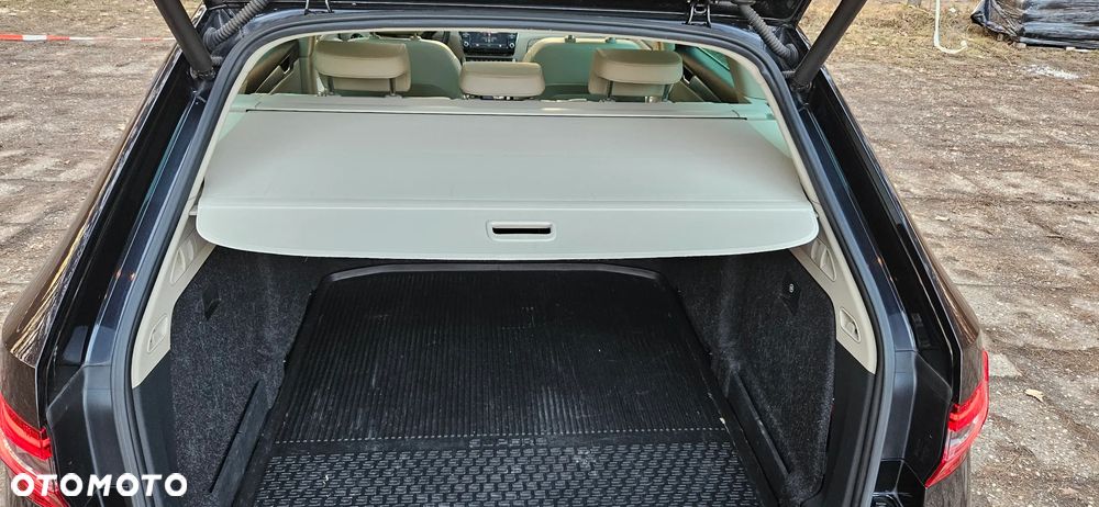 Skoda Superb 2.0 TDI Style DSG - 24