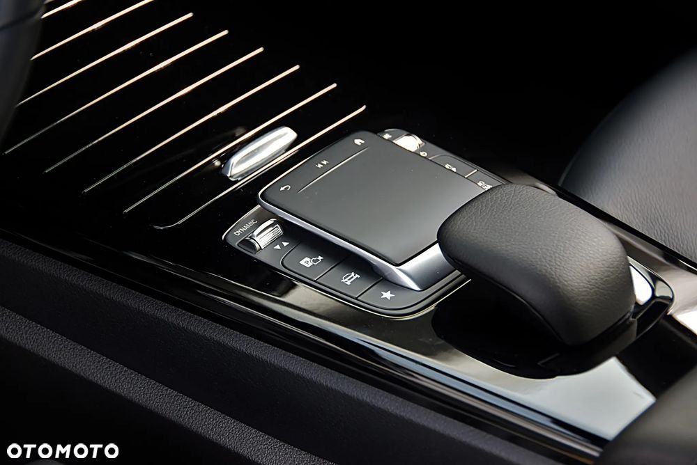 Mercedes-Benz Klasa A 200 7G-DCT - 33