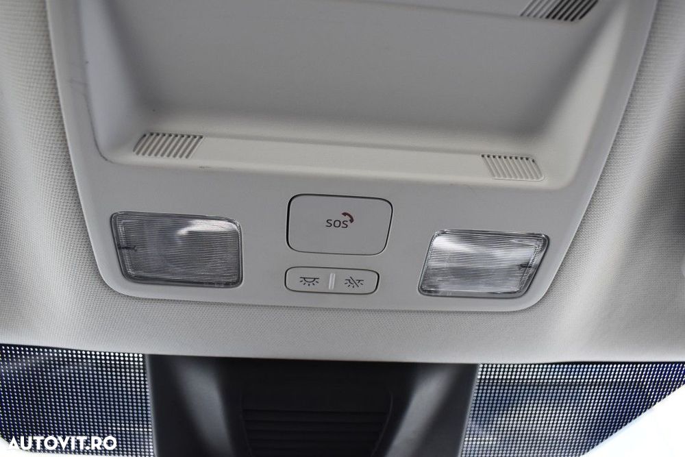 Ford Focus 1.0 EcoBoost 6MT MHEV Titanium - 36