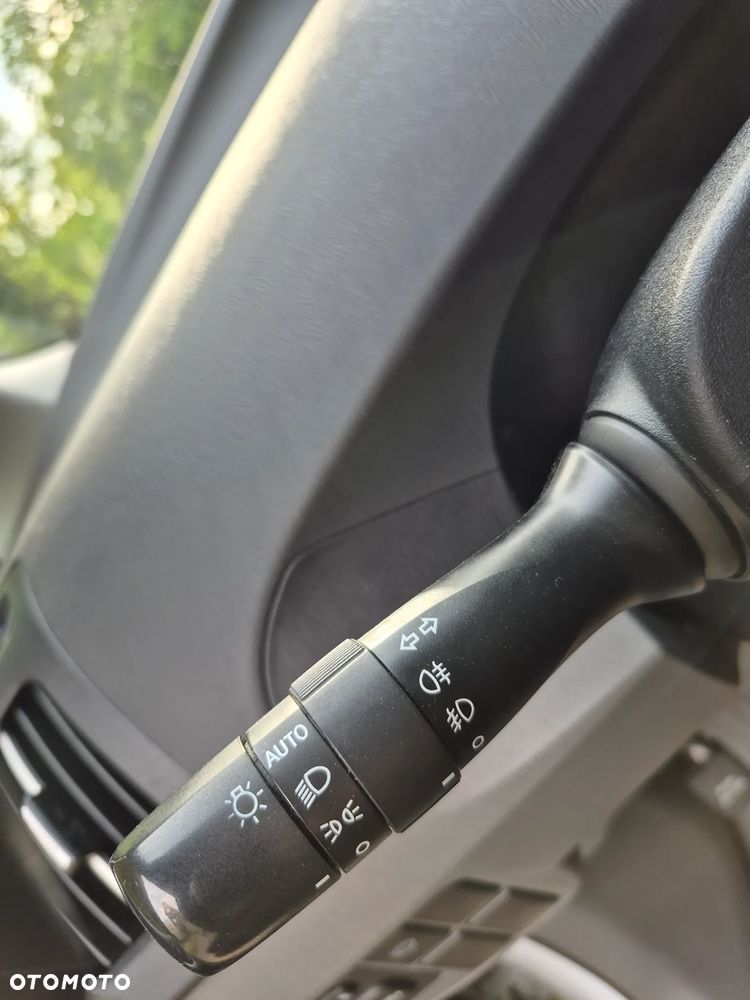 Toyota Prius (Hybrid) Executive - 23