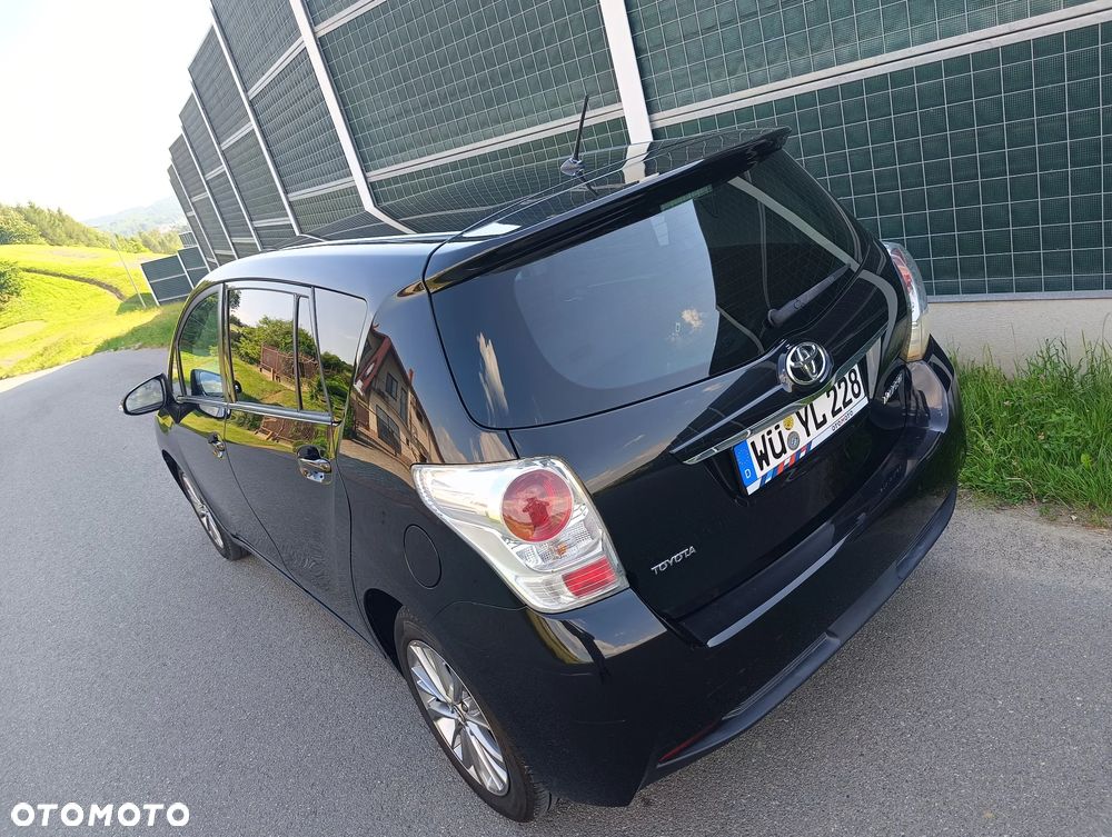 Toyota Verso 1.6 Premium - 17