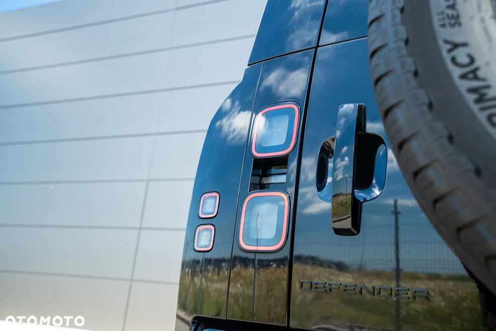 Land Rover Defender 3.0 D250 mHEV S - 11