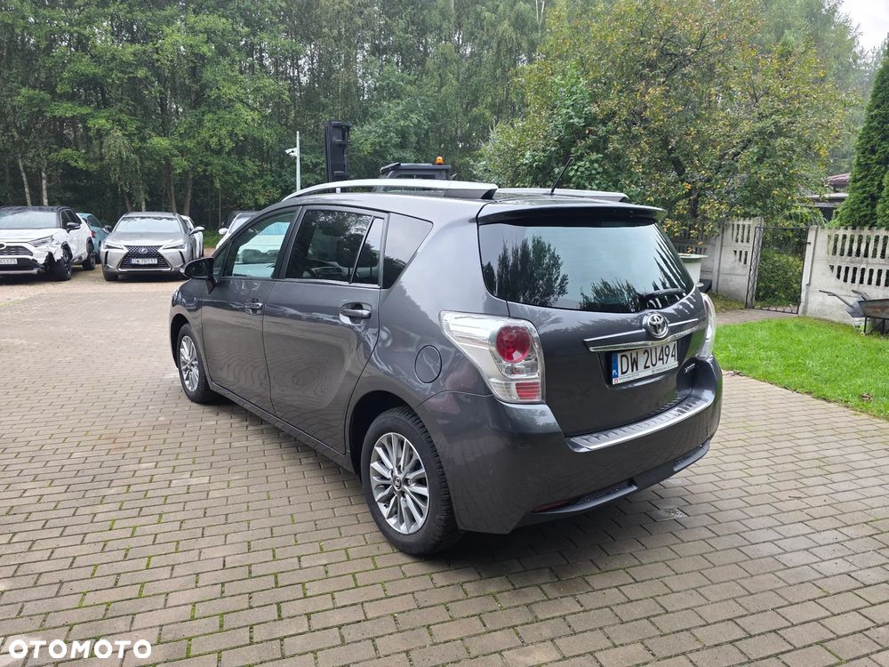 Toyota Verso 1.8 Premium 7os - 9