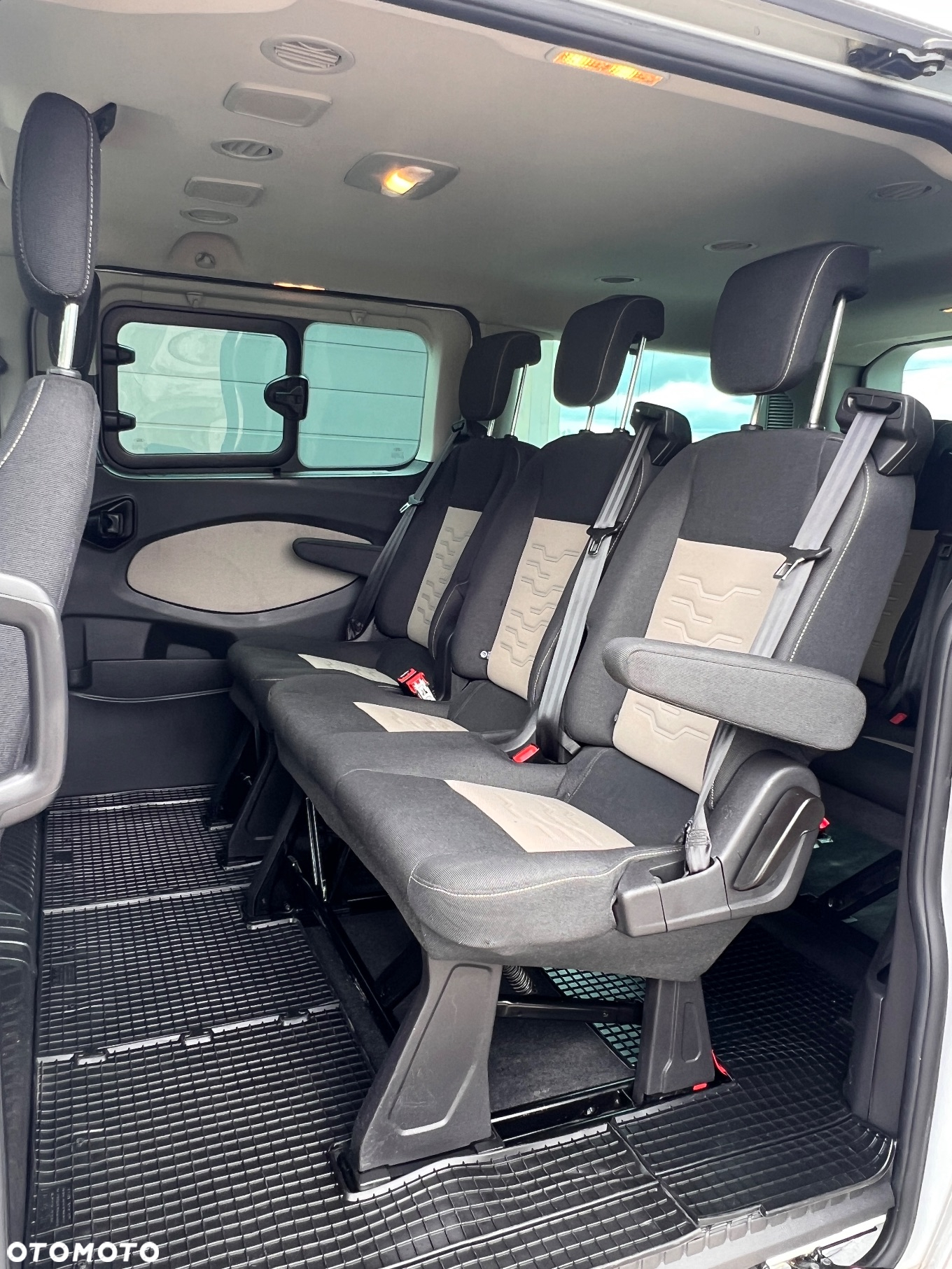 Ford Tourneo Custom 2.0 EcoBlue L1 Titanium - 14