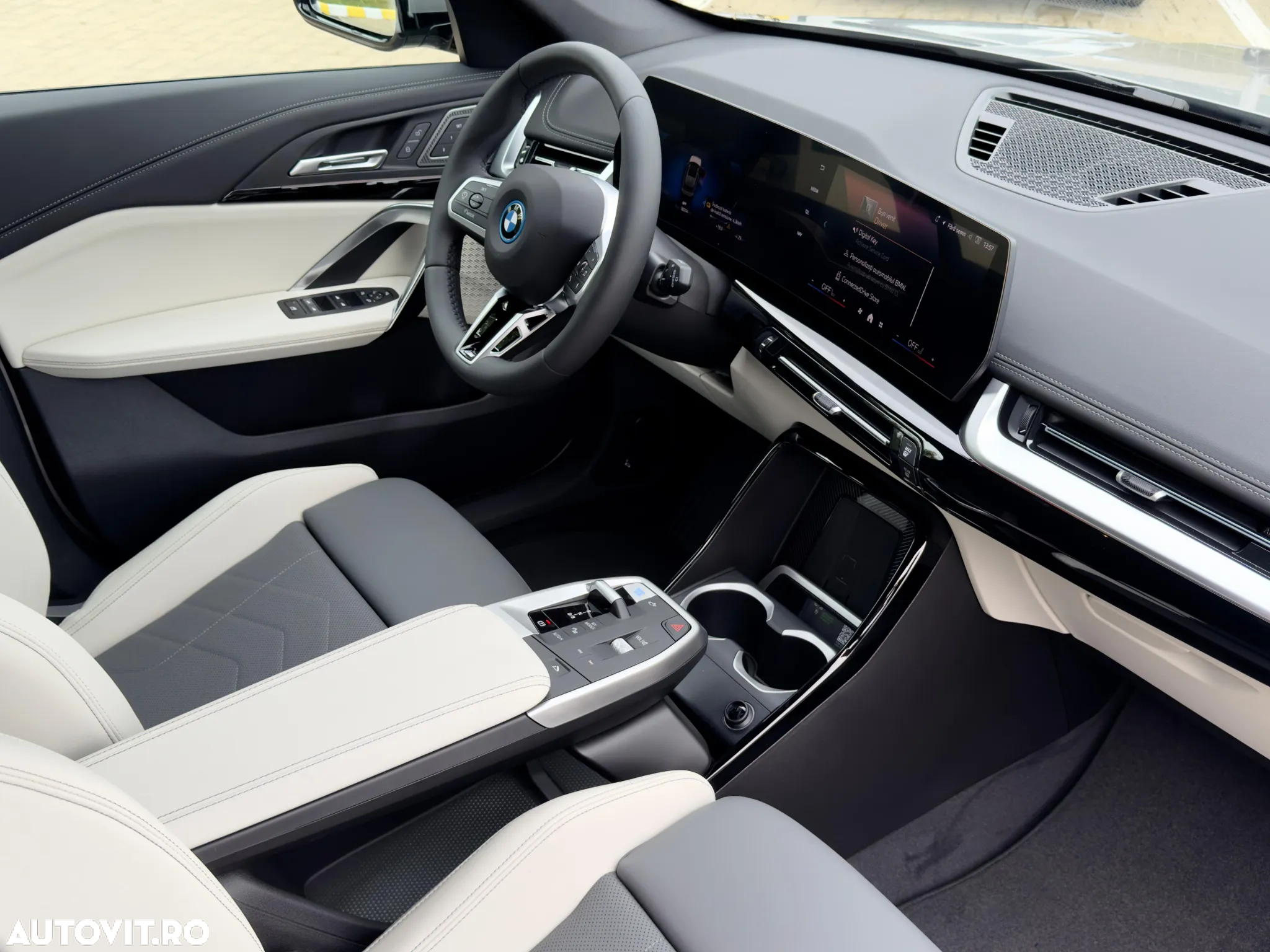 BMW iX1 xDrive30 - 10