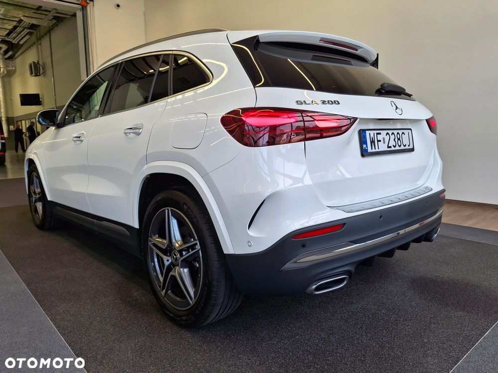Mercedes-Benz GLA 200 AMG Line - 6