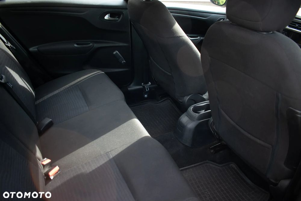 Peugeot 301 - 17