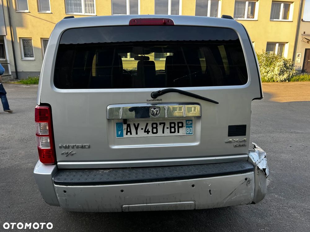 Dodge Nitro - 2