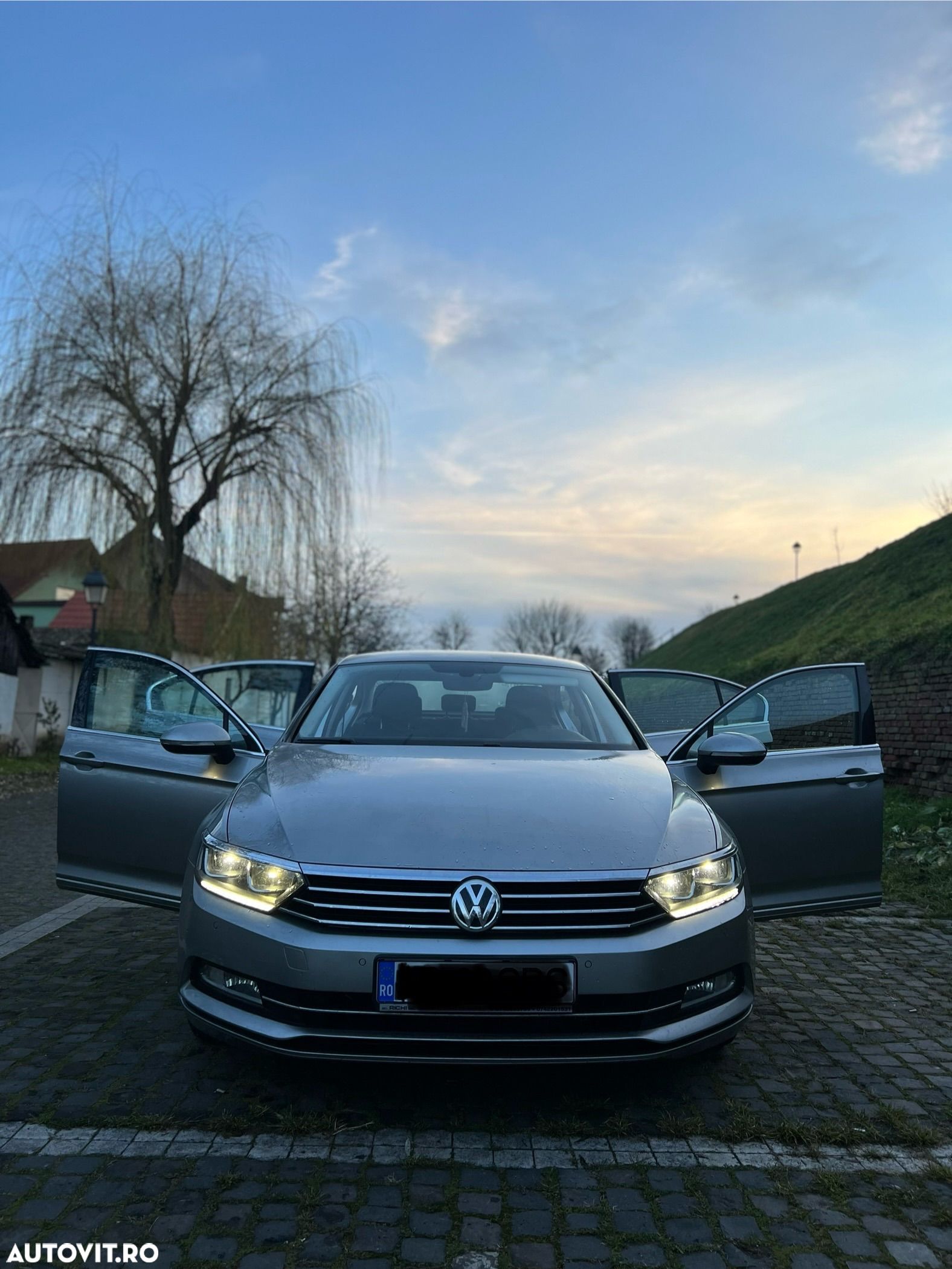 Volkswagen Passat Variant 2.0 TDI Comfortline - 1