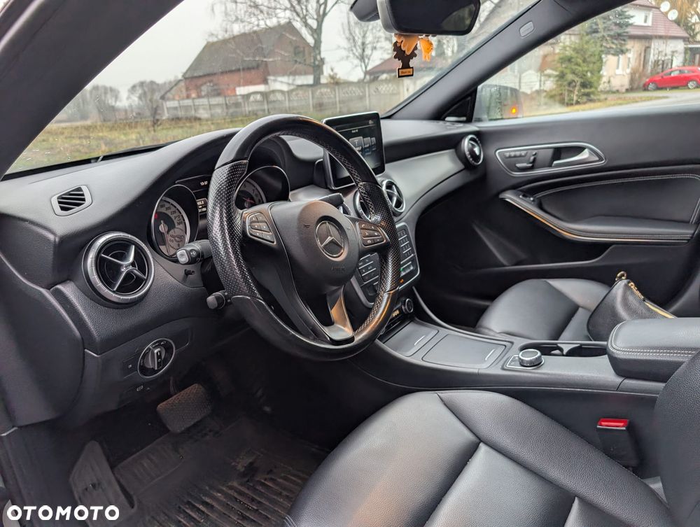 Mercedes-Benz CLA 250 7G-DCT Sport - 11
